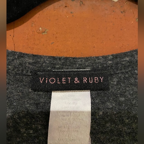 #momlife maternity shirt with cute hand prints on the belly - Picture 2 of 2